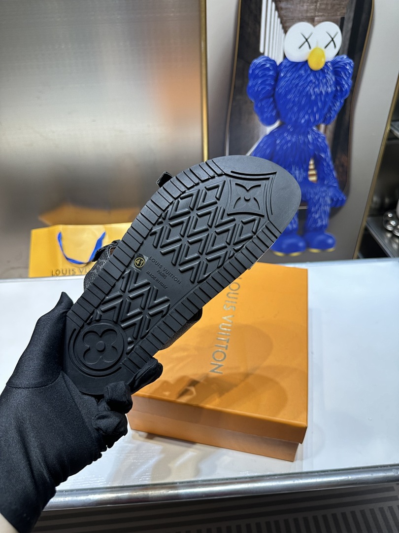Louis Vuitton — סנדלים וכפכפים · 4627 — תמונה 3