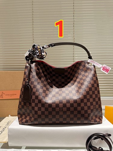 Louis Vuitton Graceful · 5557
