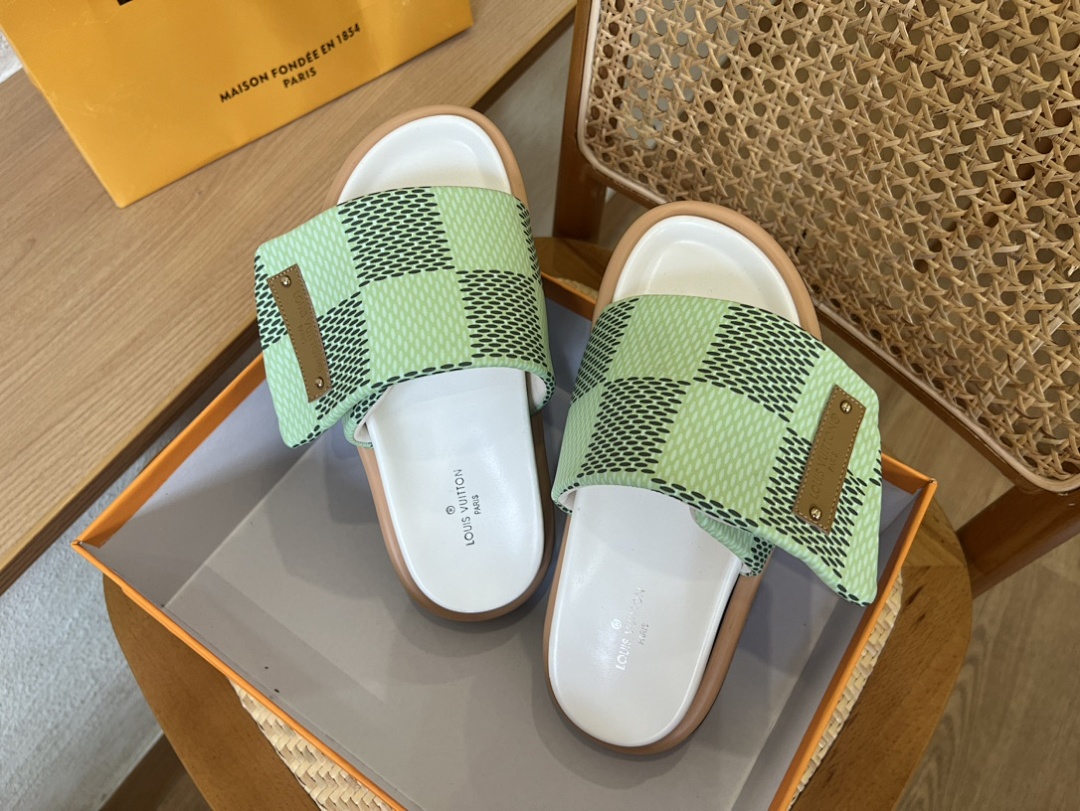 Louis Vuitton Pool Pillow Flat Comfort Mule · 4712 — תמונה 16
