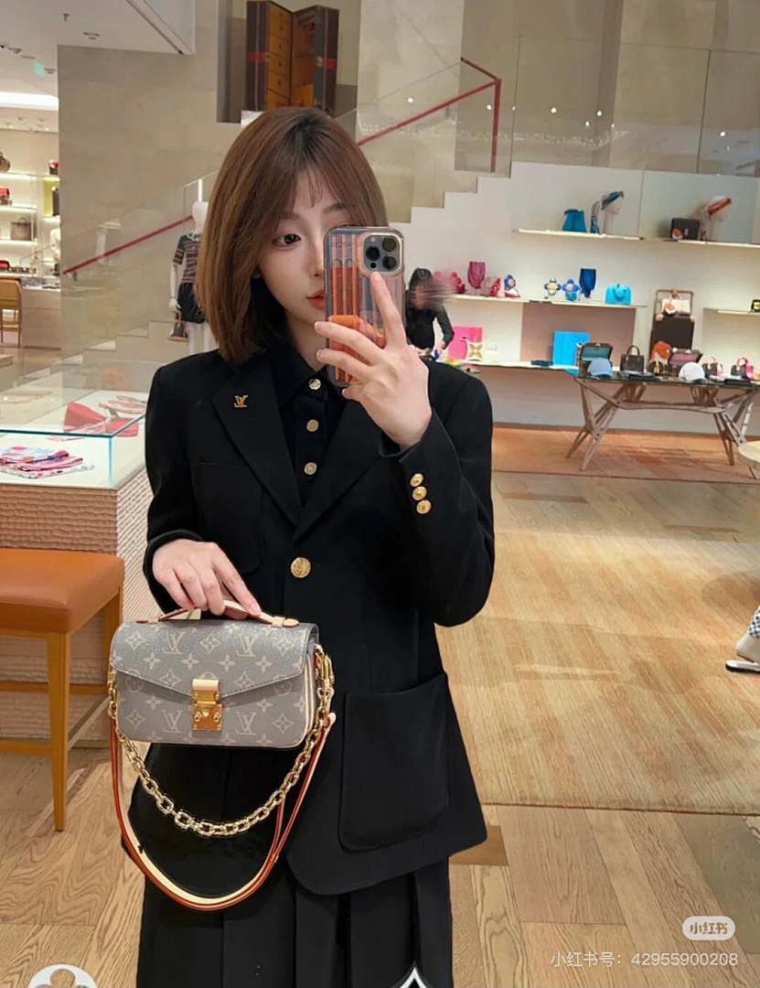 Louis Vuitton Pochette Métis East-West · 5080 — תמונה 4