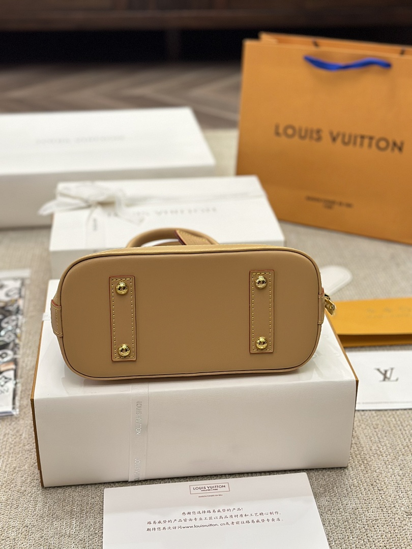 Louis Vuitton Alma BB · 4452 — תמונה 10