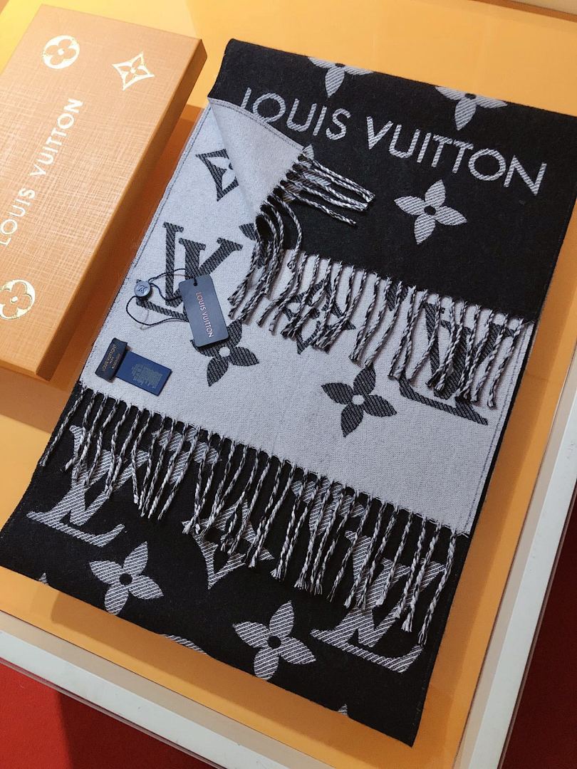 Louis Vuitton Essential Scarf · 3890 — תמונה 19