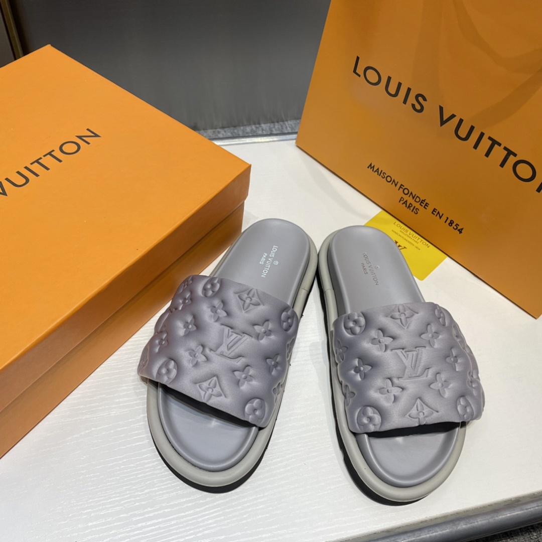 Louis Vuitton Pool Pillow Flat Comfort Mule · 4648 — תמונה 15