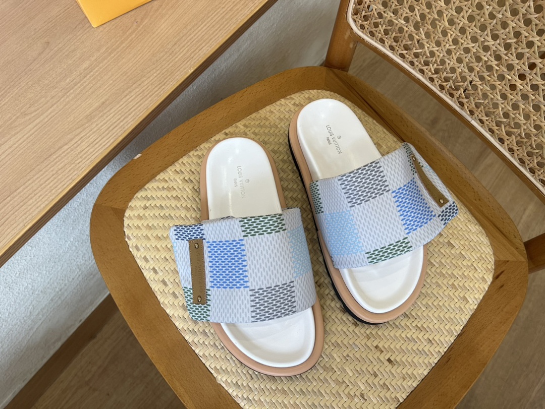 Louis Vuitton Pool Pillow Flat Comfort Mule · 4712 — תמונה 26