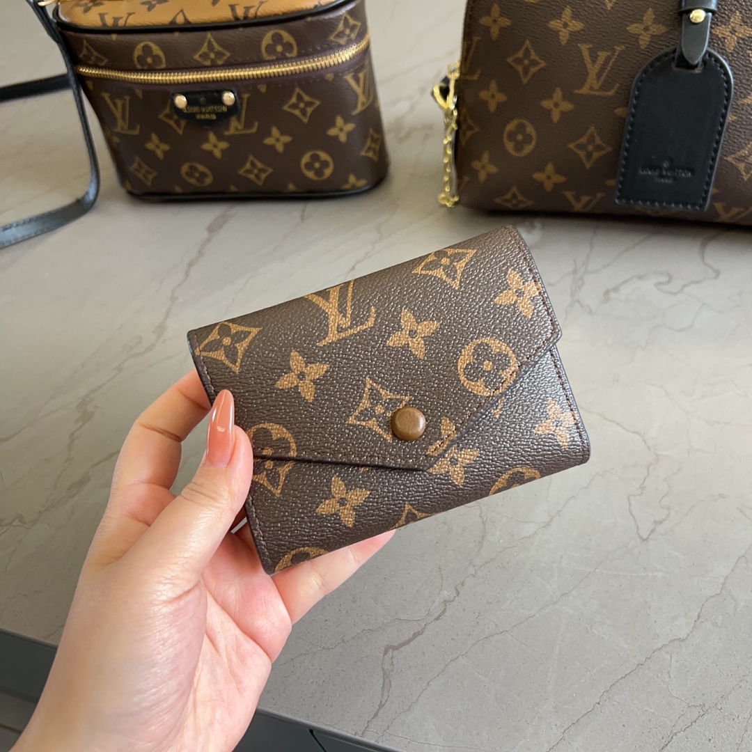 Louis Vuitton Cosmetic Pouch · 6340 — תמונה 4