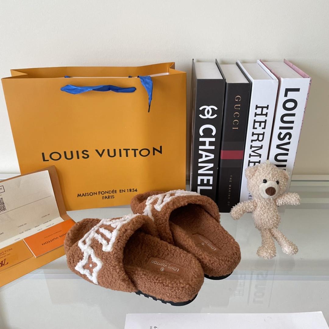 Louis Vuitton — כפכפים · 4804 — תמונה 24
