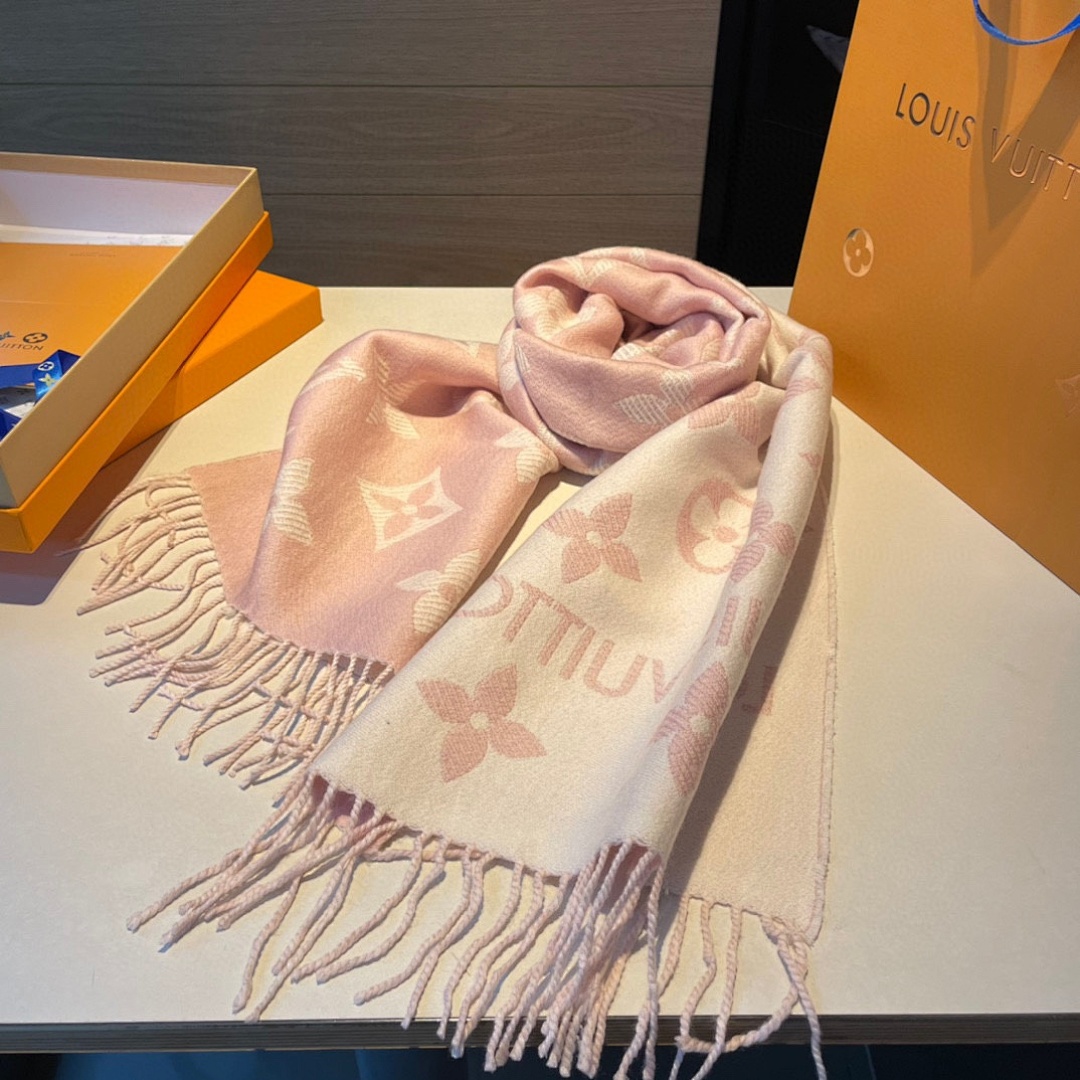 Louis Vuitton Essential Scarf · 3890 — תמונה 22