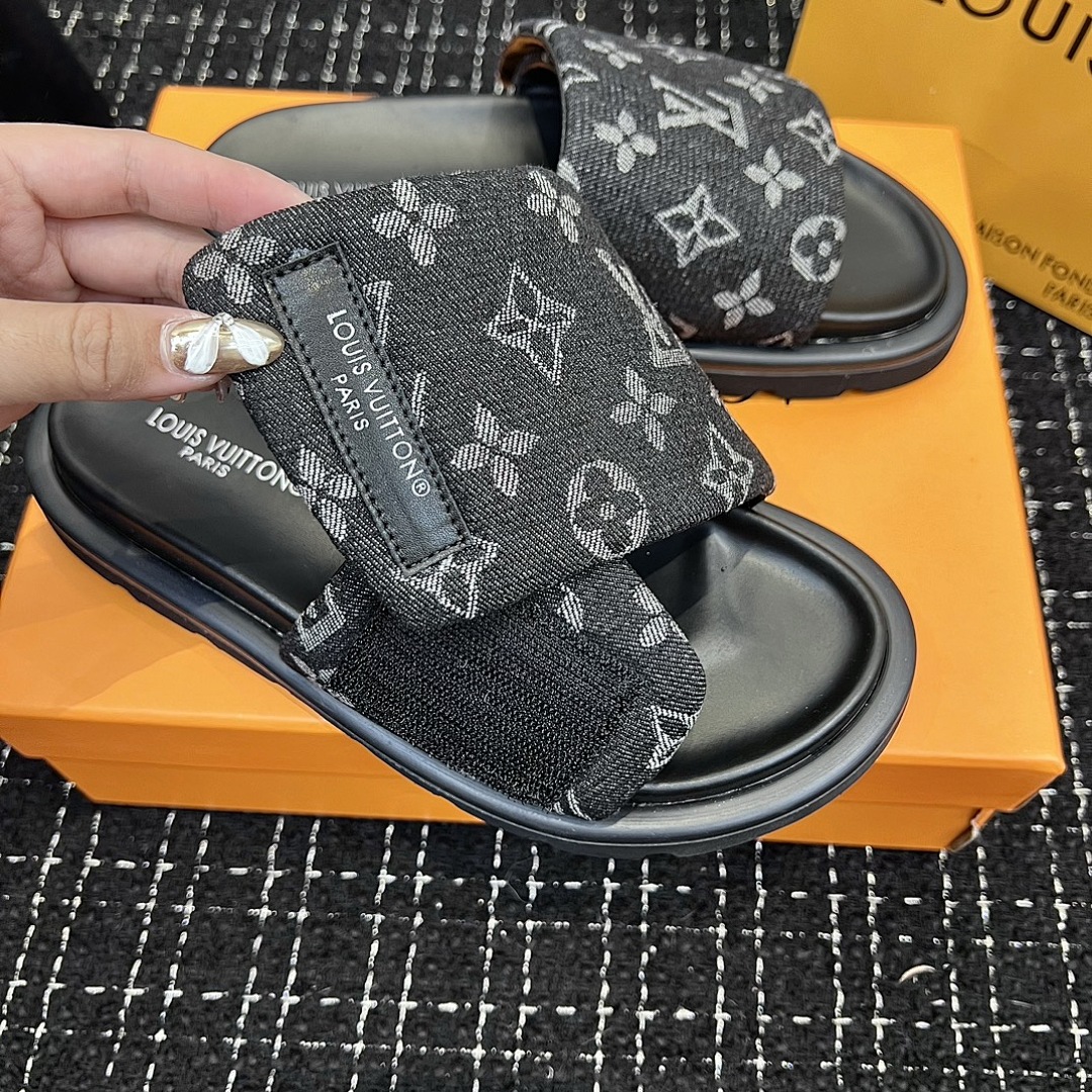 Louis Vuitton Pool Pillow Flat Comfort Mule · 4769 — תמונה 31