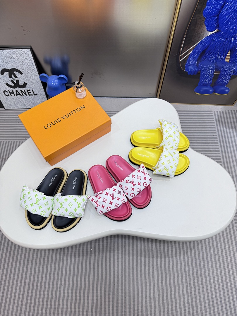 Louis Vuitton Padded Slides · 5295 — תמונה 50