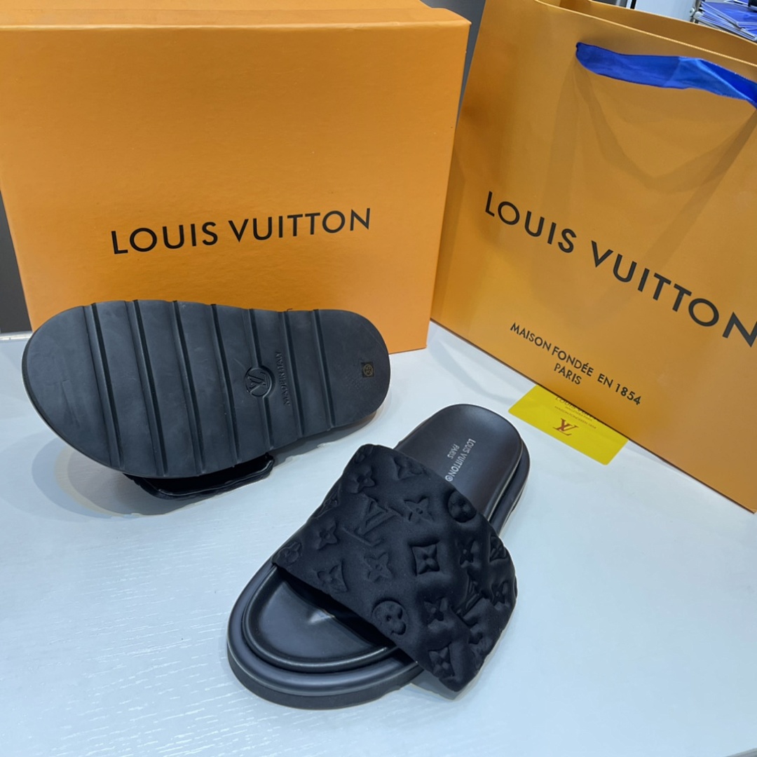 Louis Vuitton Pool Pillow Flat Comfort Mule · 4648 — תמונה 24