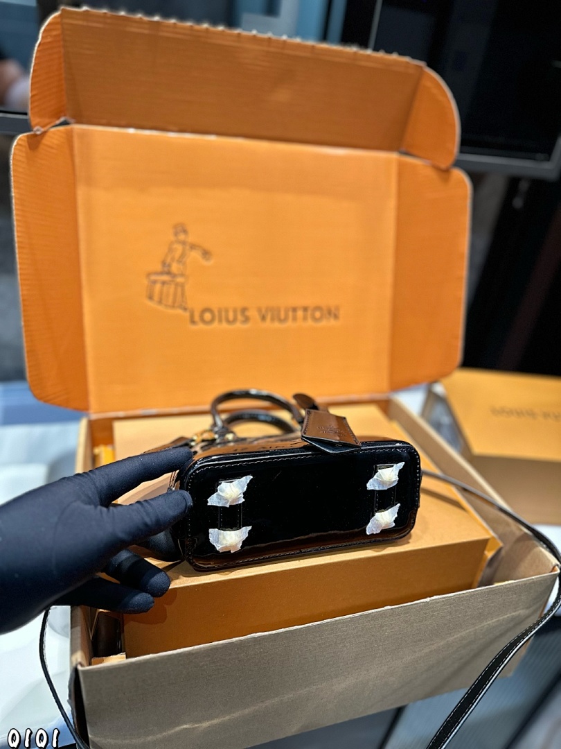 Louis Vuitton Alma BB · 5851 — תמונה 7