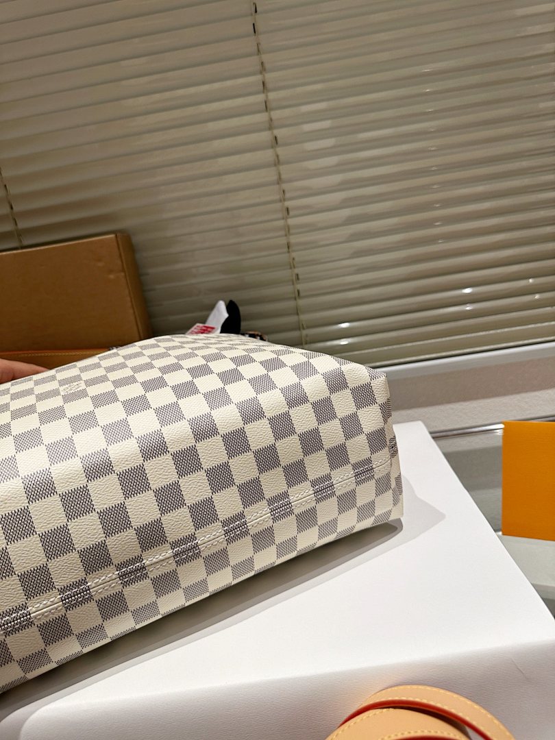 Louis Vuitton Graceful · 5557 — תמונה 17