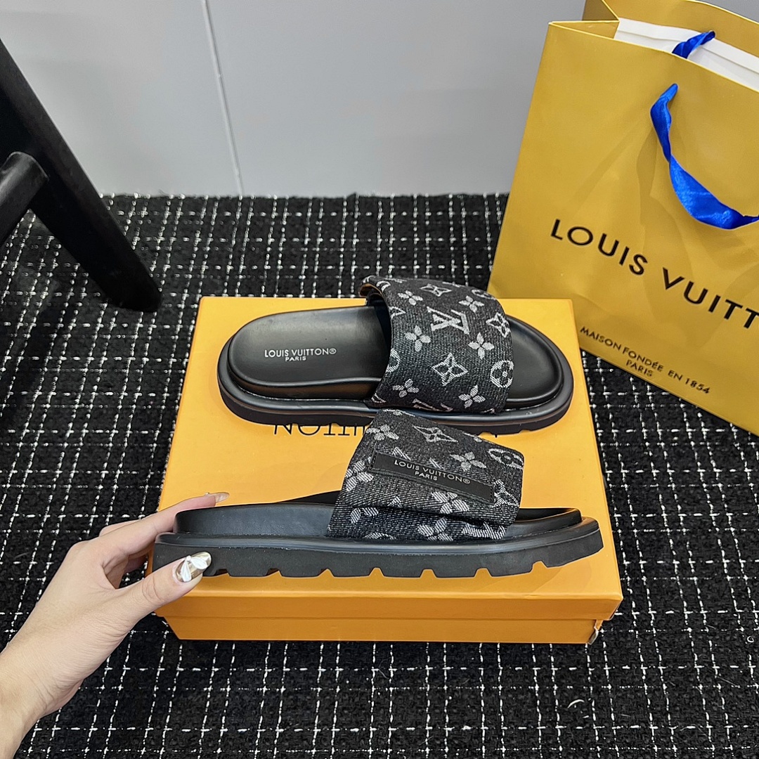 Louis Vuitton Pool Pillow Flat Comfort Mule · 4769 — תמונה 32