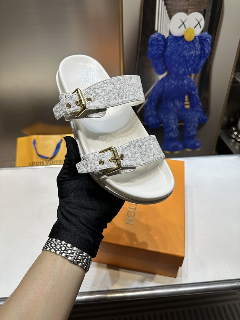 Louis Vuitton — סנדלים וכפכפים · 4627 — תמונה 15