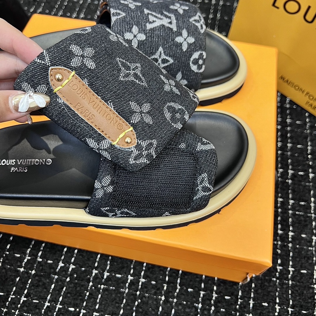 Louis Vuitton Pool Pillow Flat Comfort Mule · 4769 — תמונה 25
