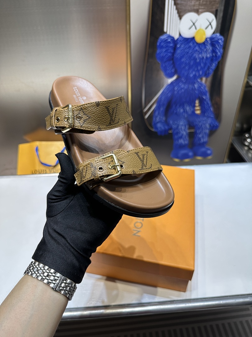 Louis Vuitton — סנדלים וכפכפים · 4627 — תמונה 7