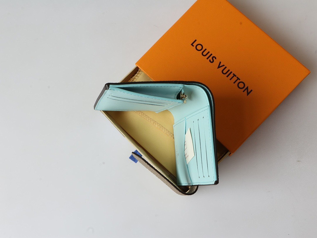 Louis Vuitton Capucines Vertical Compact Wallet · 5854 — תמונה 22