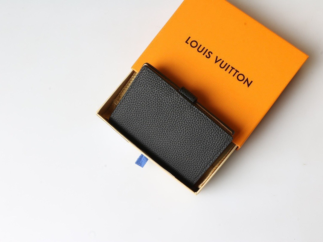 Louis Vuitton Capucines Vertical Compact Wallet · 5854 — תמונה 18