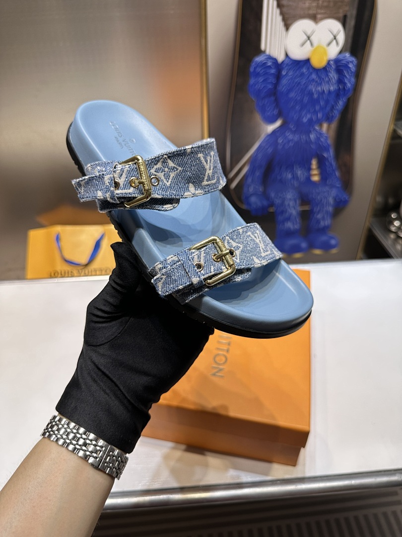 Louis Vuitton — סנדלים וכפכפים · 4627 — תמונה 13