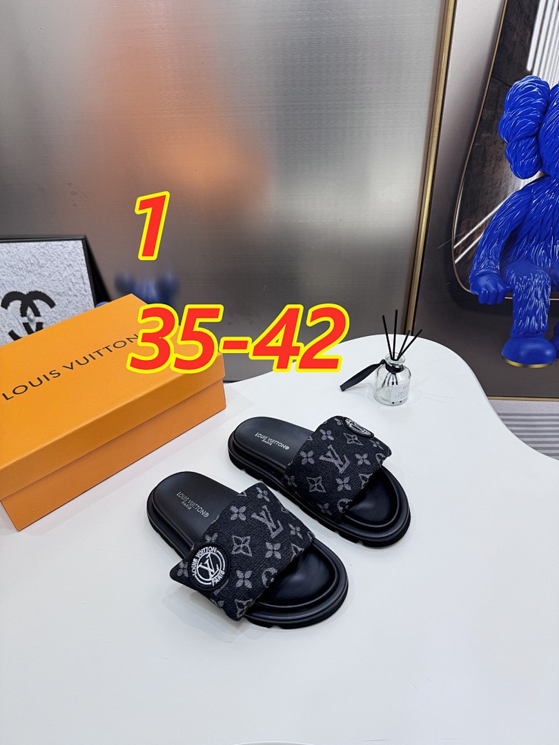 Louis Vuitton Padded Slides · 5295 — תמונה 3
