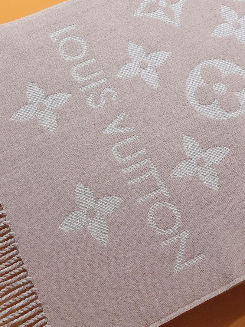 Louis Vuitton Essential Scarf · 3890 — תמונה 15