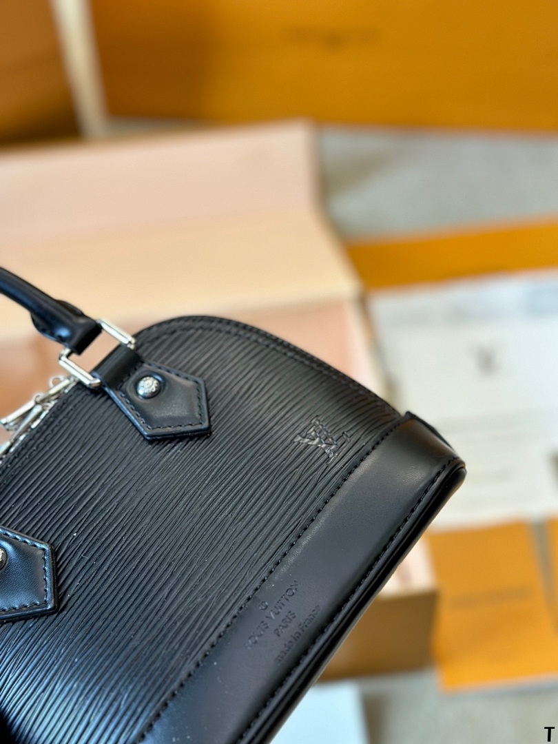 Louis Vuitton Alma BB · 5277 — תמונה 8