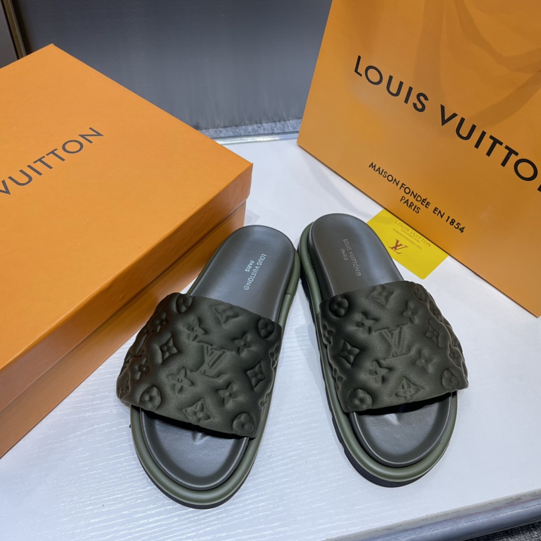 Louis Vuitton Pool Pillow Flat Comfort Mule · 4648 — תמונה 9
