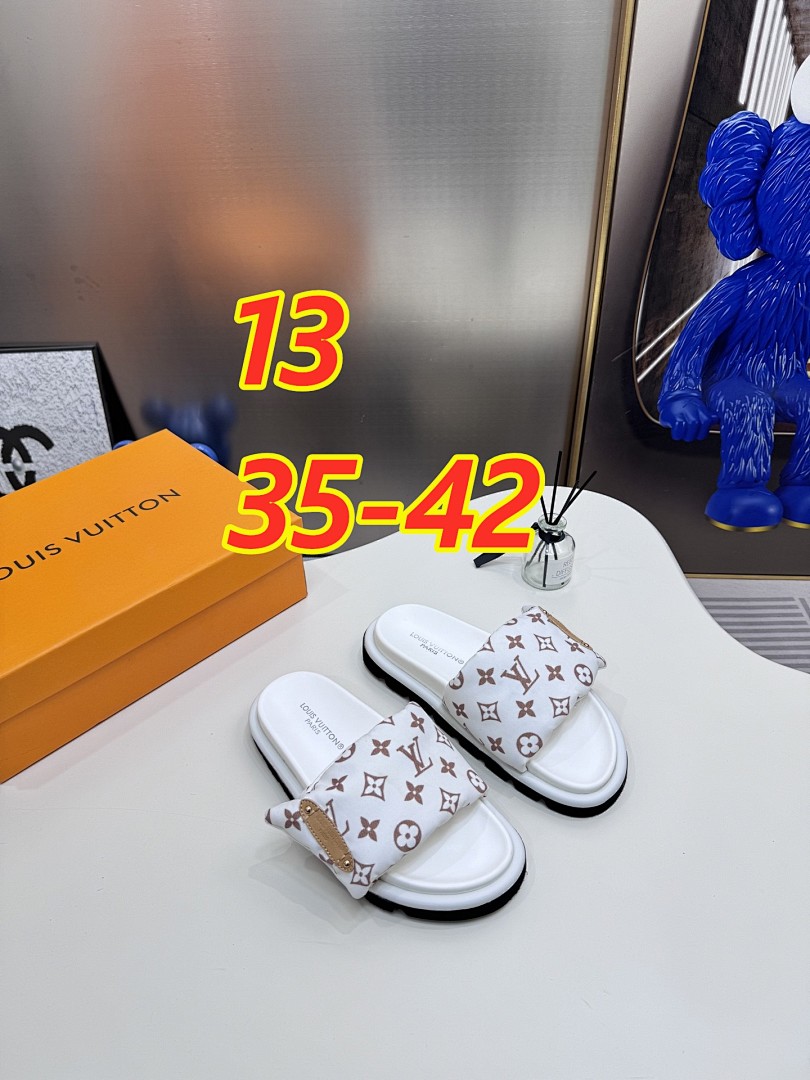 Louis Vuitton Padded Slides · 5295 — תמונה 15