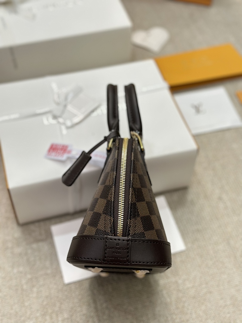 Louis Vuitton Alma BB · 4452 — תמונה 4