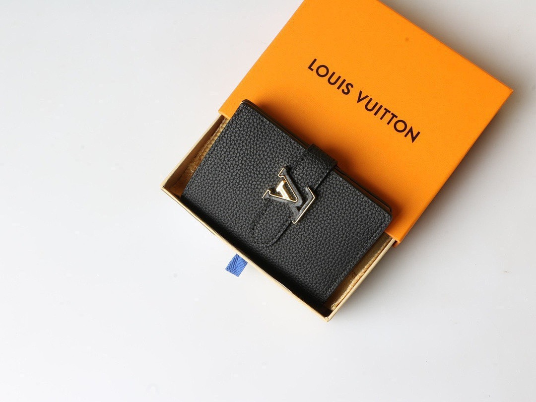 Louis Vuitton Capucines Vertical Compact Wallet · 5854 — תמונה 19