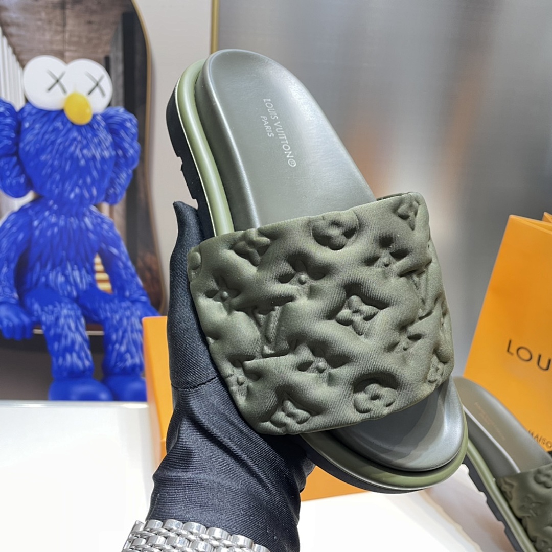 Louis Vuitton Pool Pillow Flat Comfort Mule · 4648 — תמונה 7