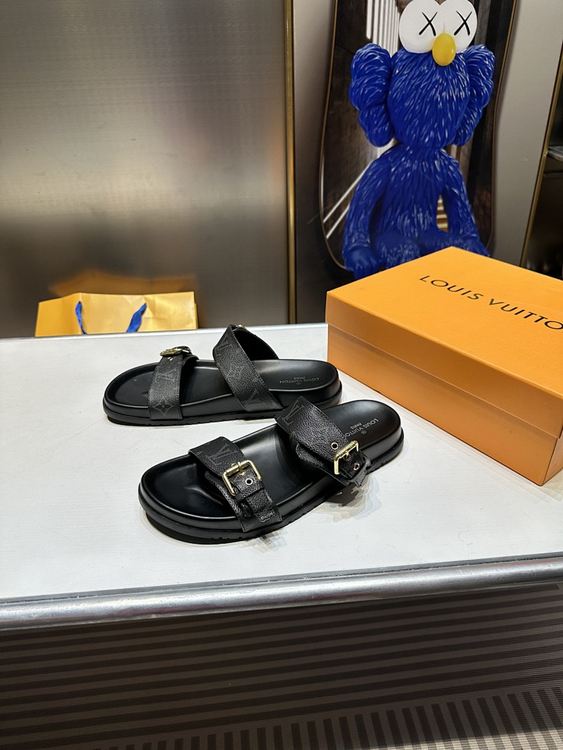 Louis Vuitton — סנדלים וכפכפים · 4627 — תמונה 5
