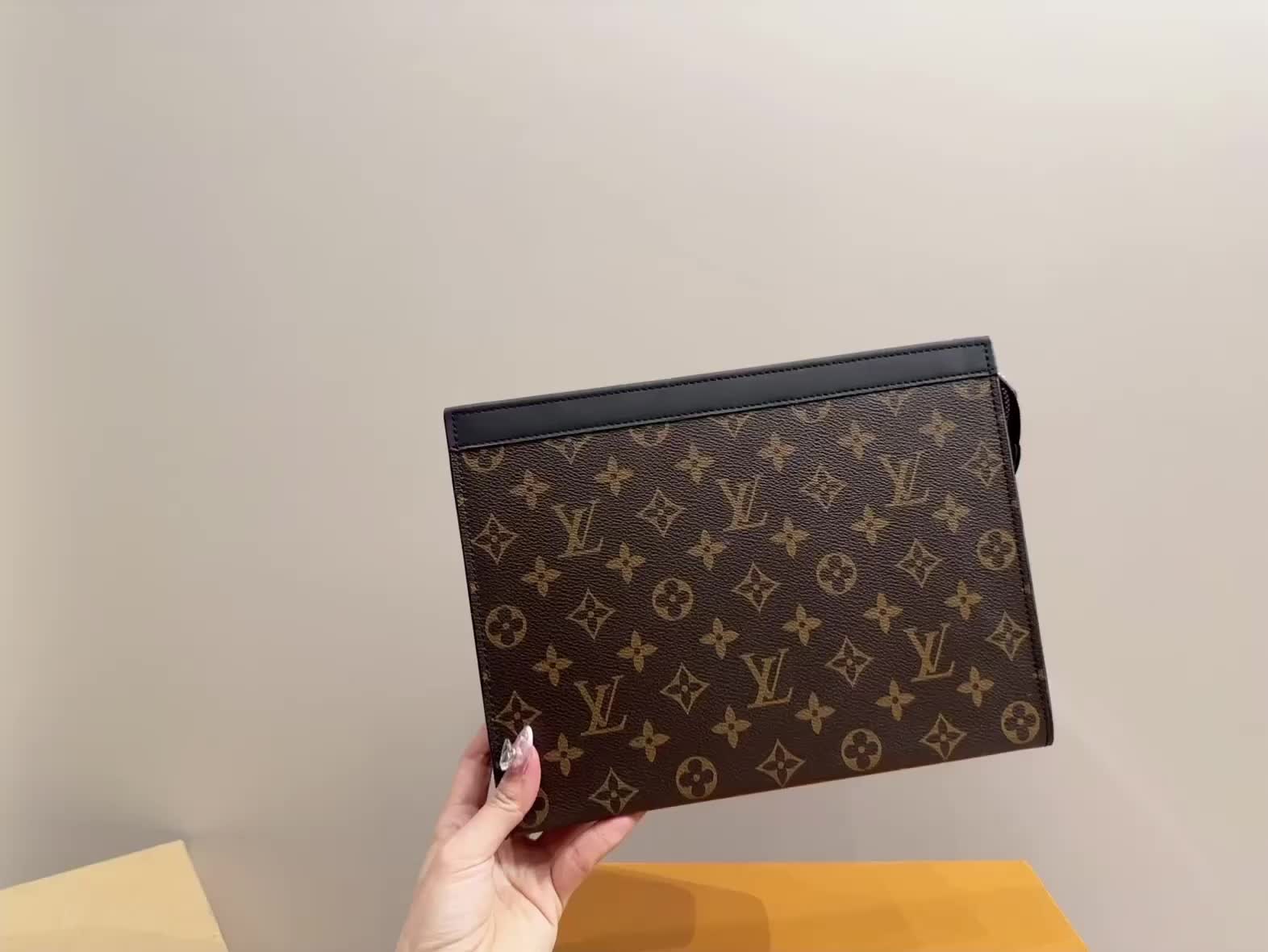 Louis Vuitton To-Go Pochette · 5533 — תמונה 2