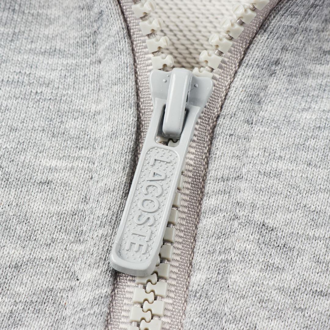Lacoste High Neck Embossed Zipped Sweatshirt · A3389 — תמונה 10