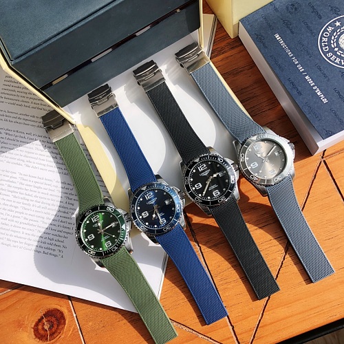 Longines HydroConquest · LGW32