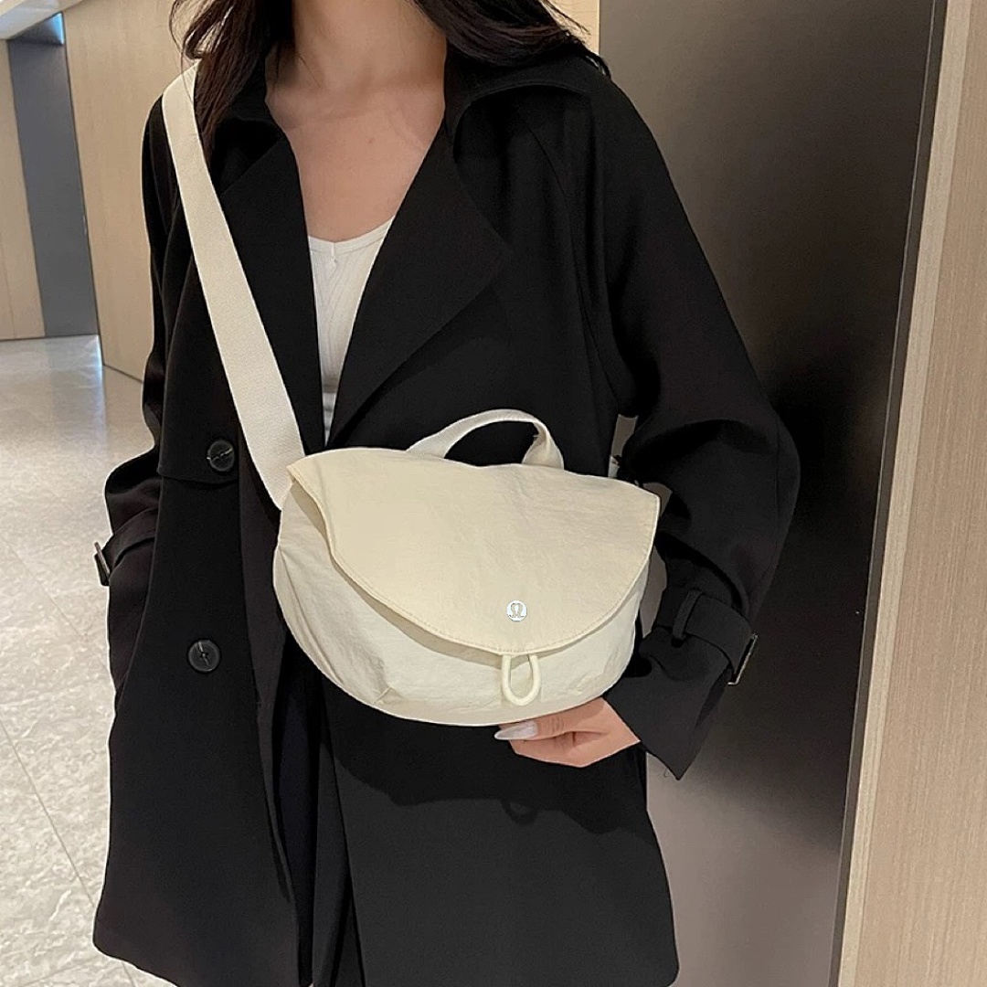 Lululemon Curved Crossbody Bag · A2790 — תמונה 35