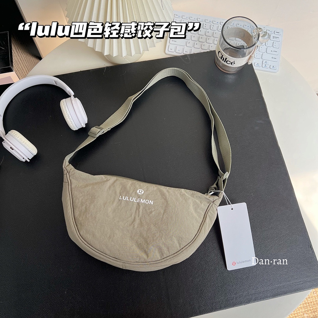 Lululemon Small Slouchy Sling Bag 3L · A2753 — תמונה 26
