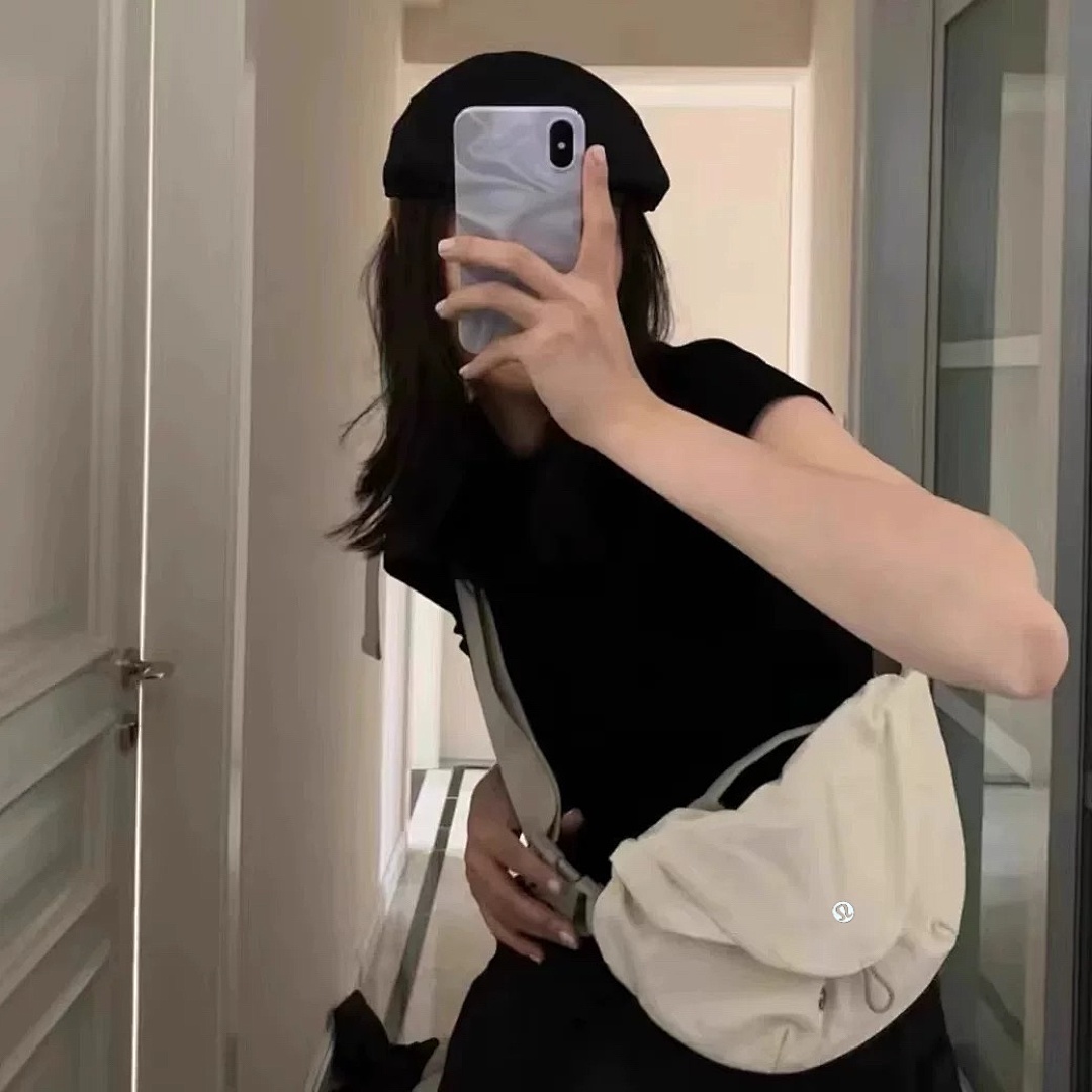 Lululemon Curved Crossbody Bag · A2790 — תמונה 32