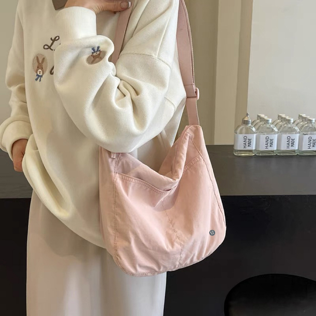 Lululemon Slouchy Sling Bag 6L · A2788 — תמונה 26