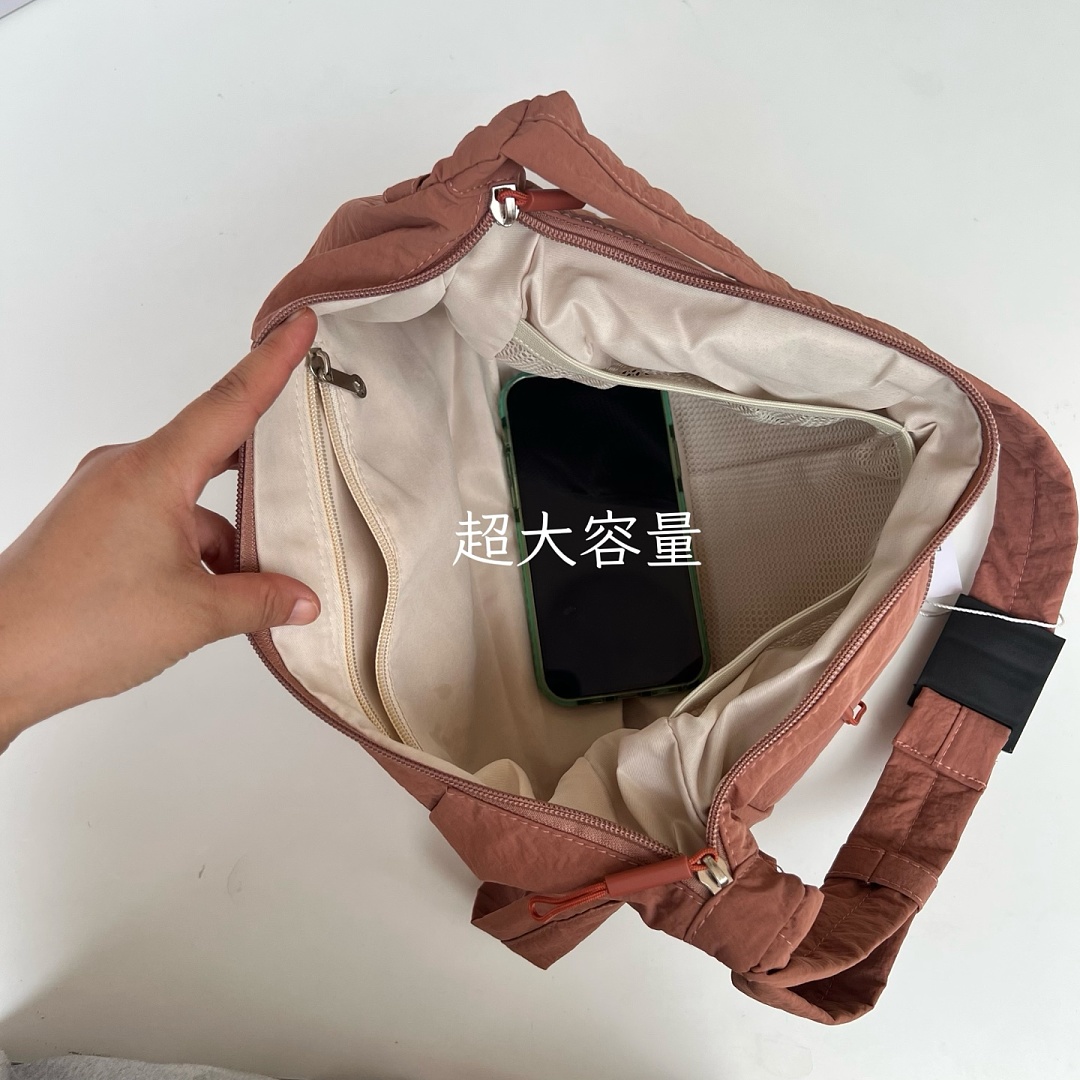 Lululemon Slouchy Sling Bag · A3259 — תמונה 9