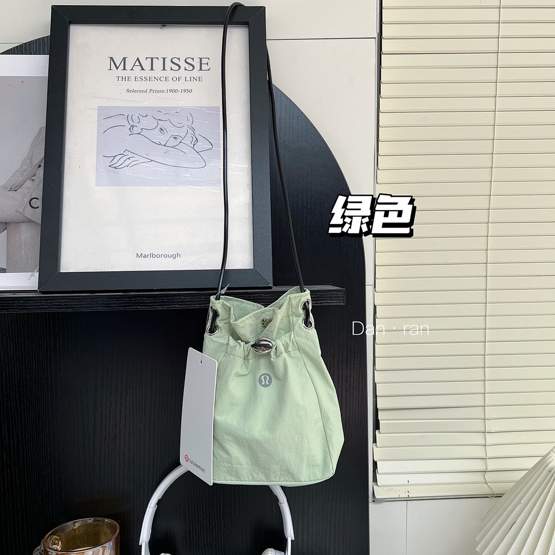 Lululemon Drawstring Bucket Crossbody Bag · A2791 — תמונה 6