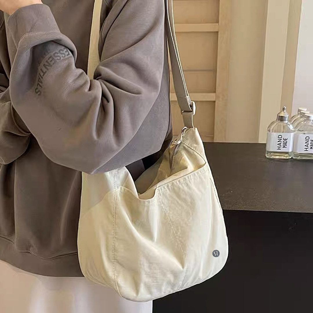 Lululemon Slouchy Sling Bag 6L · A2788 — תמונה 29