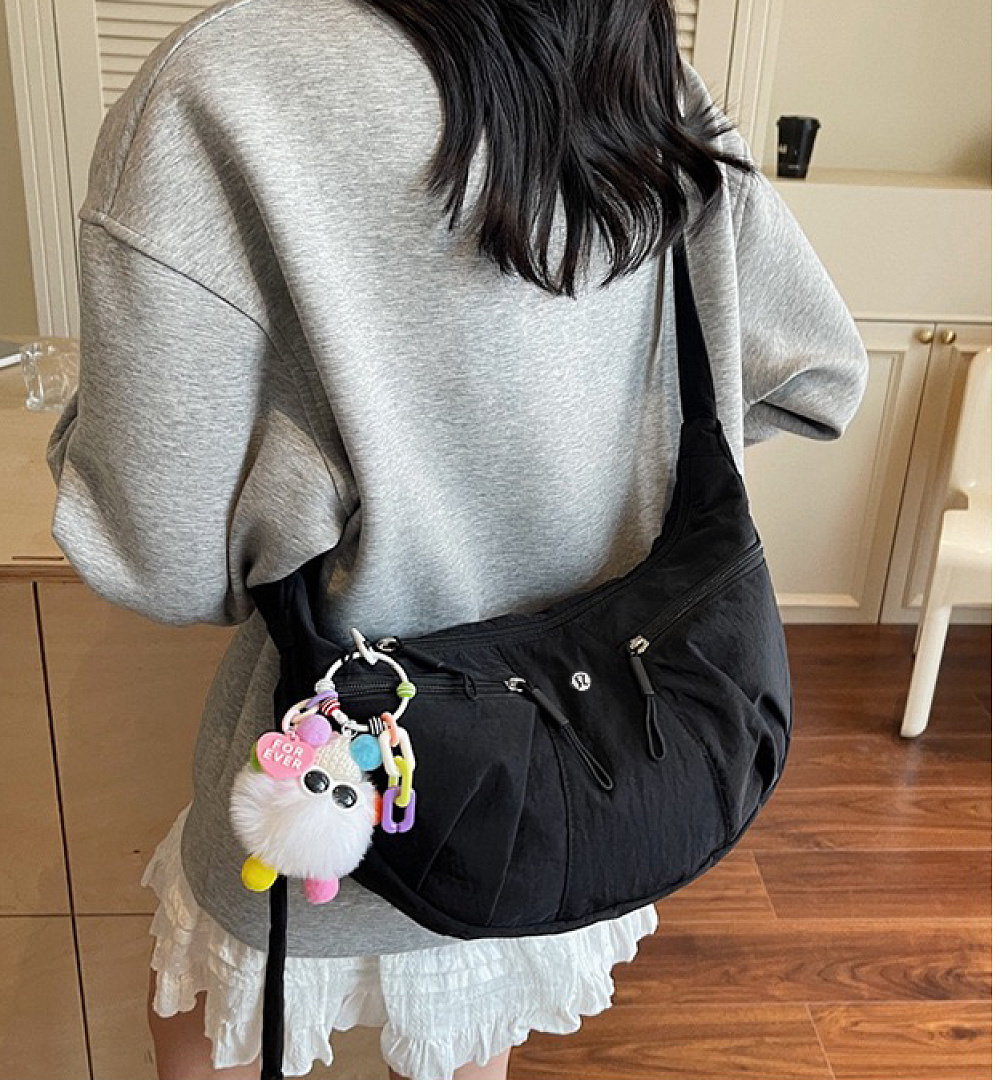 Lululemon Slouchy Sling Bag · A3259 — תמונה 28