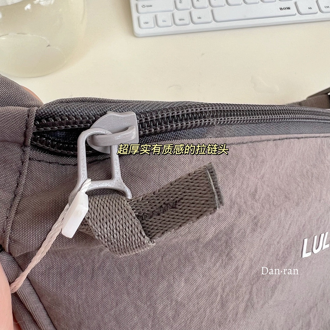 Lululemon Small Slouchy Sling Bag 3L · A2753 — תמונה 20
