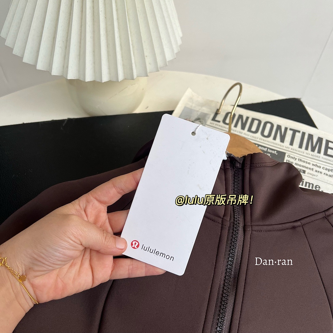 Lululemon Define Cropped Hooded Jacket · A2723 — תמונה 25