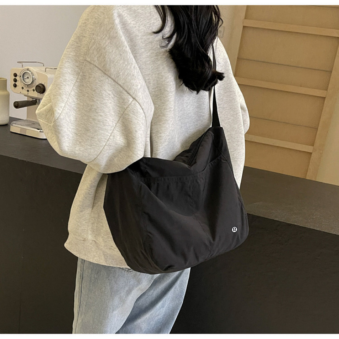 Lululemon Slouchy Sling Bag 6L · A2788 — תמונה 22