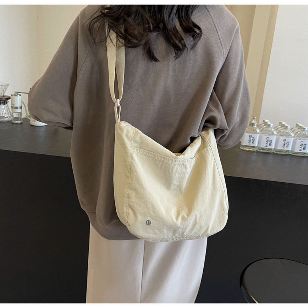 Lululemon Slouchy Sling Bag 6L · A2788 — תמונה 28
