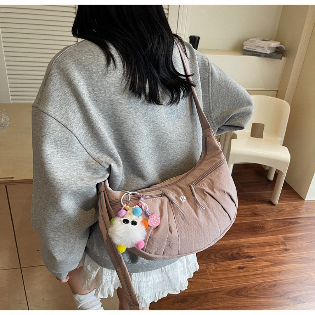 Lululemon Slouchy Sling Bag · A3259 — תמונה 22