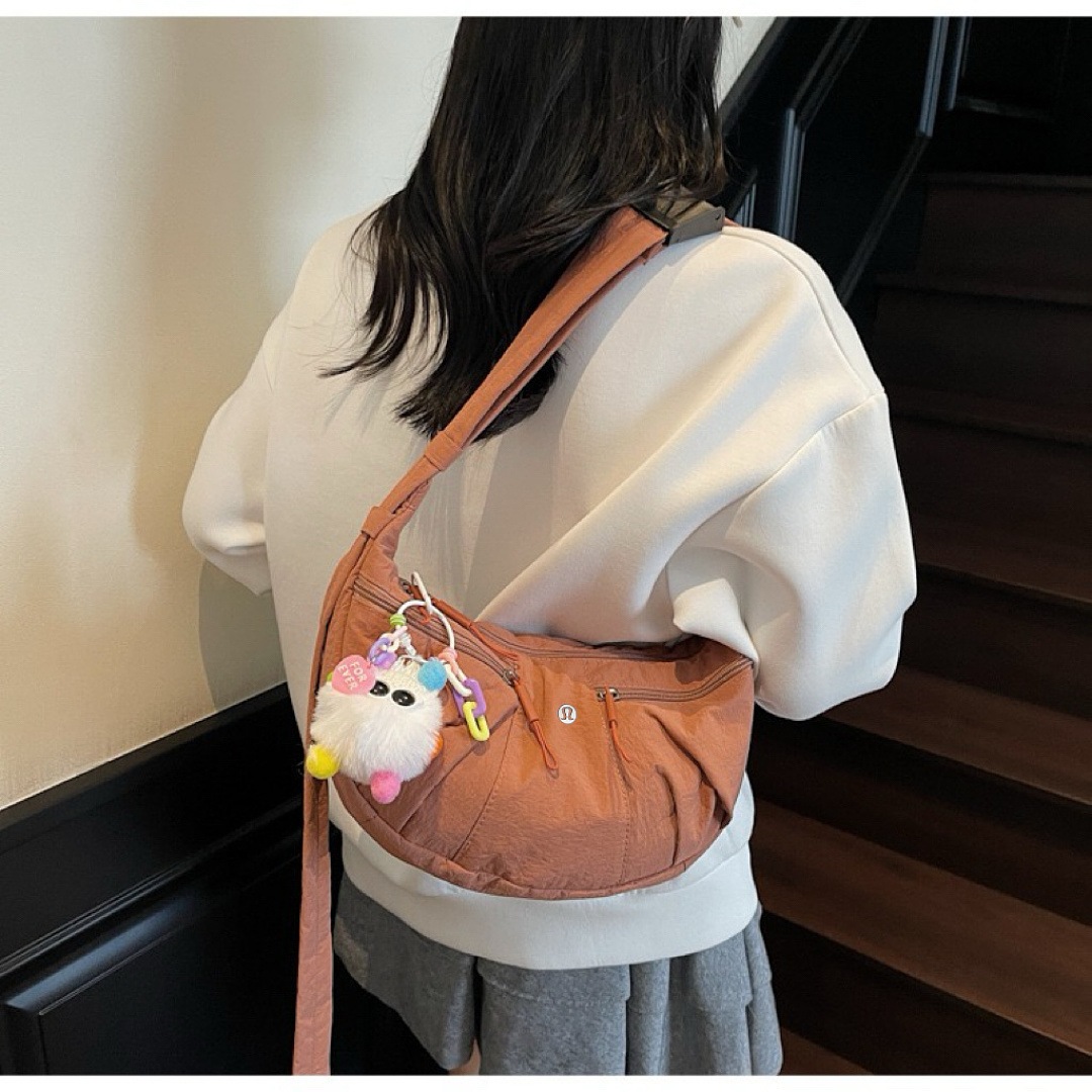 Lululemon Slouchy Sling Bag · A3259 — תמונה 23