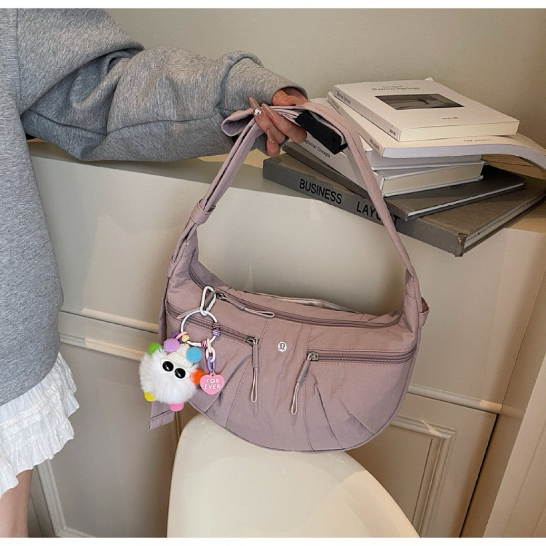 Lululemon Slouchy Sling Bag · A3259 — תמונה 20